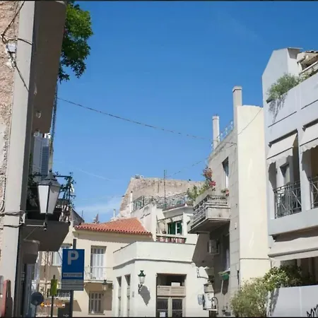 Apartment Back To Tradition, By The Acropolis! *